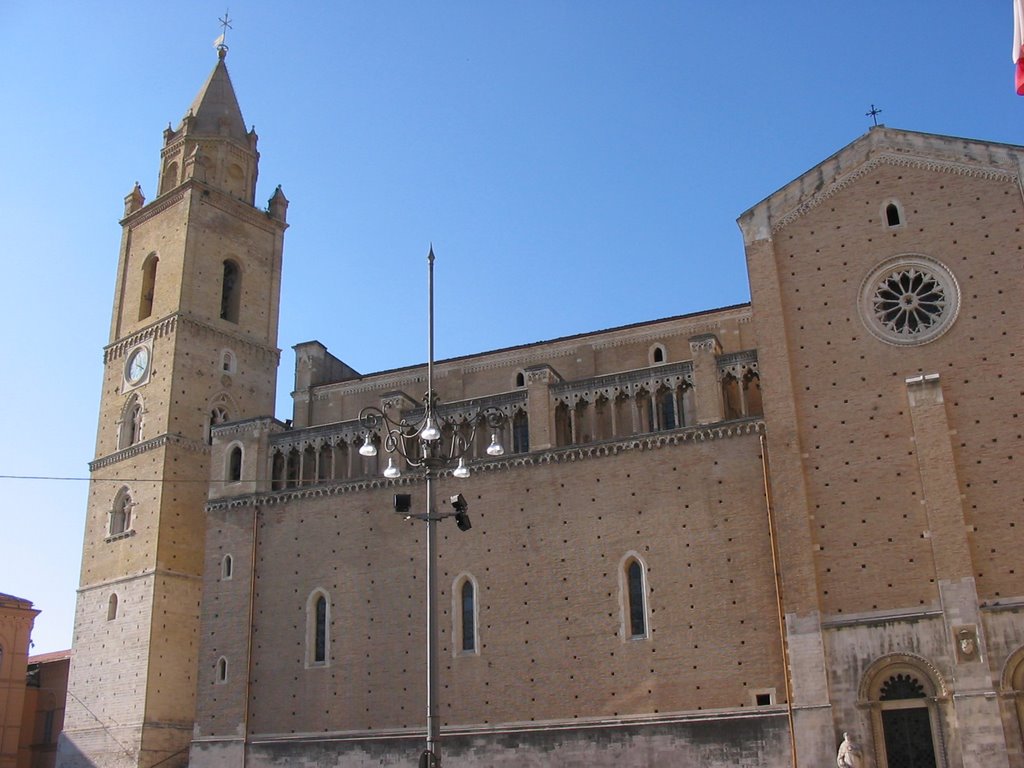 Cattedrale di S. Giustino (Chieti) : facciata 