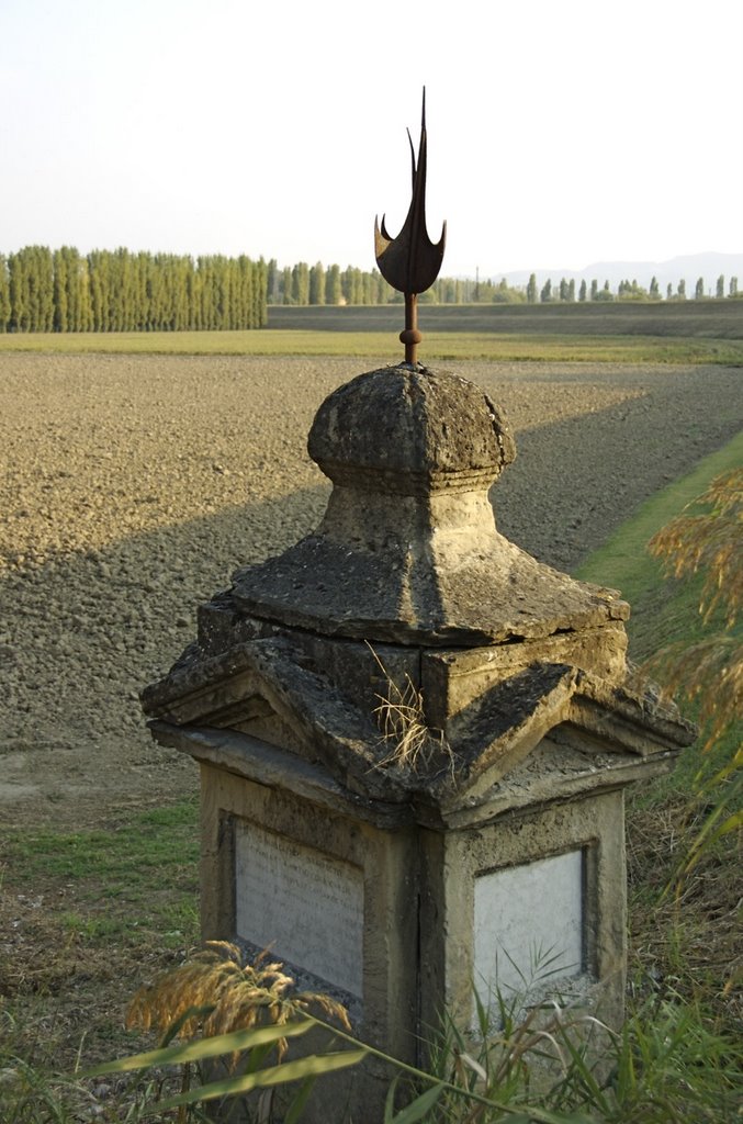 Calderara di Reno (BO): Cippo che commemora la costituzione del II Triumvirato 