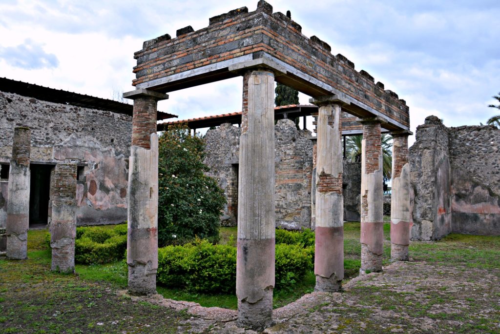 23 Villa_di_Diomede_(Pompei)_WLM_004