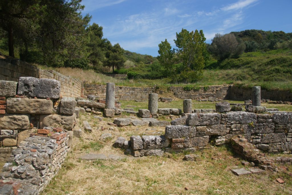 Elea (Velia) (Magna Grecia, attualmente  in provincia di Salerno), patria di Parmenide e di Zenone 